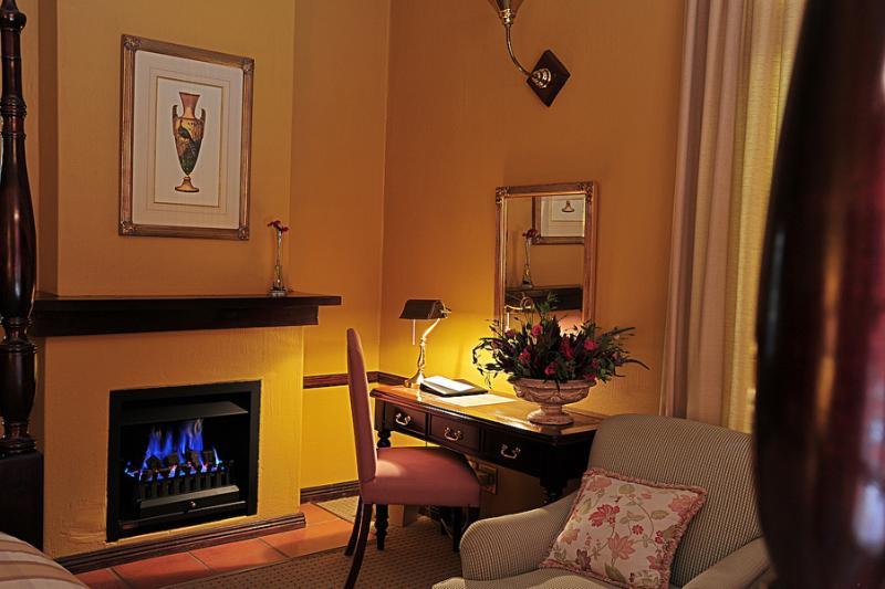 De Hoek Country Hotel Magaliesburg Exterior photo