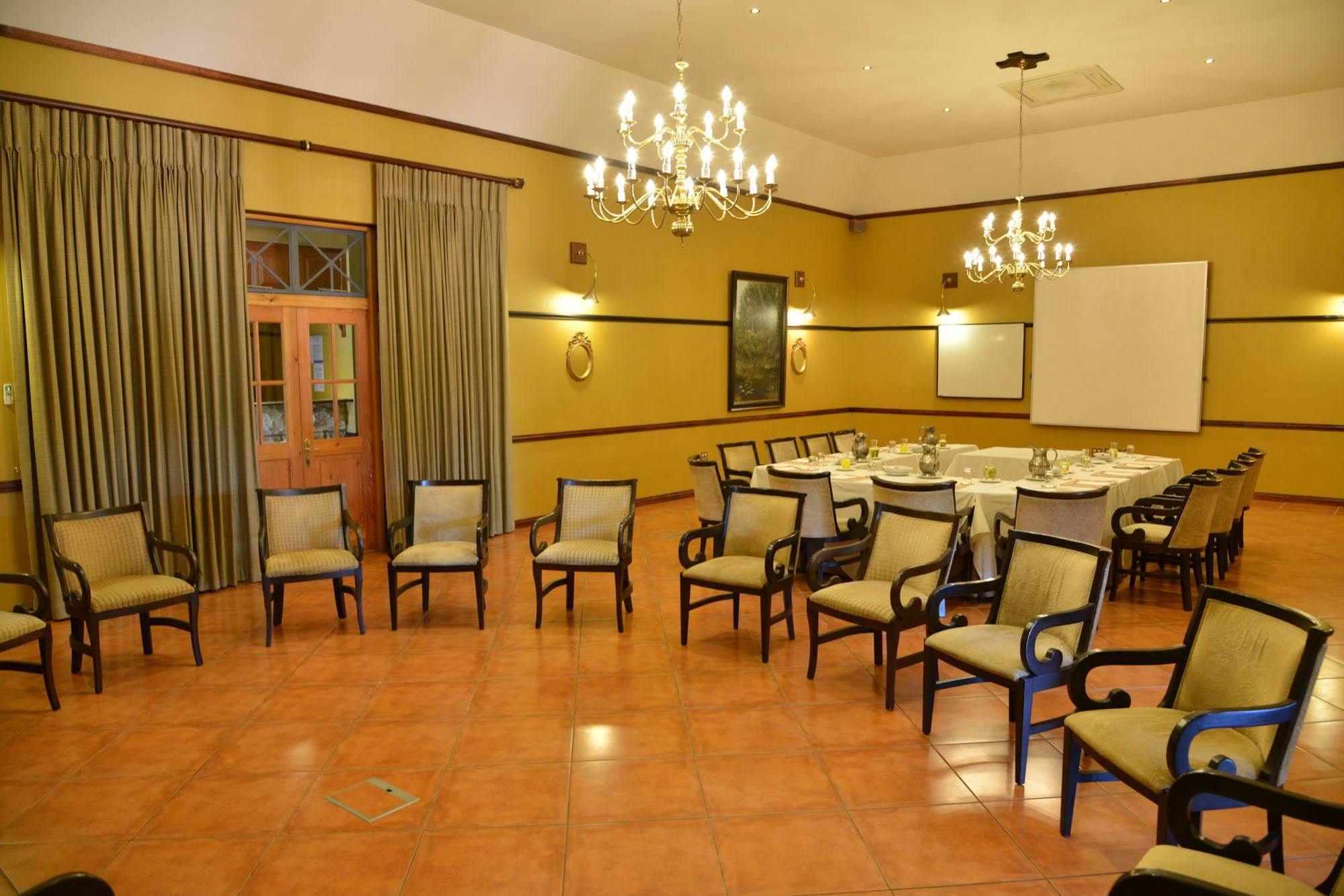 De Hoek Country Hotel Magaliesburg Exterior photo